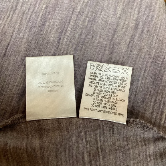 Icebreaker New Zealand Merino Wool Flower Print V-Neck Top - Picture 7 of 9